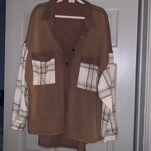 Pol shacket with plaid pocket and sleeves